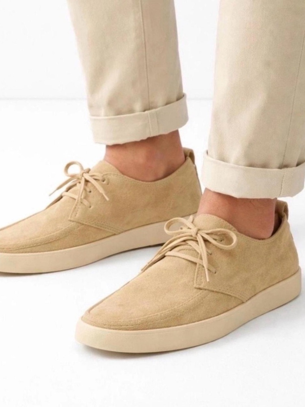 Everlane Suede Chukka Sneakers in Beige